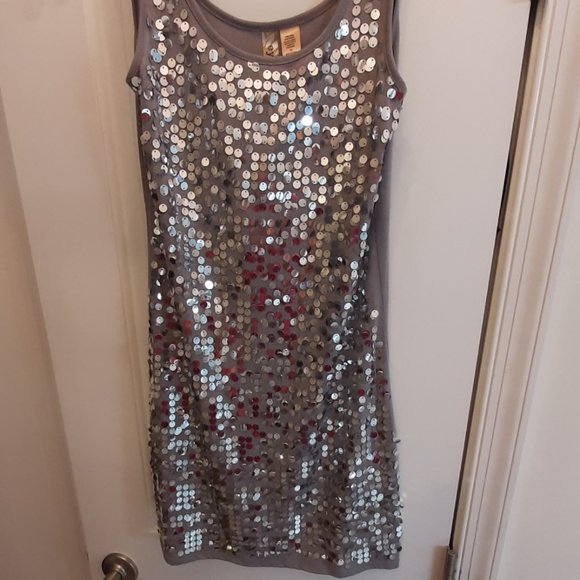 EYESHADOW Sz M grey sequin Tank Tunic top, EUC! Easy care Machine Wash - Picture 6 of 8